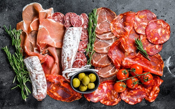 Plateau de jambons et charcuteries